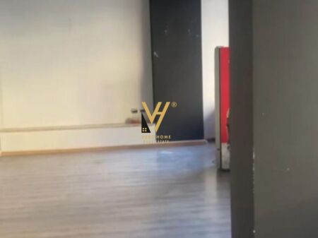 LOCALE COMMERCIALE 115 M2 IN AFFITTO A LSI, BLLOK 1.500 EURO