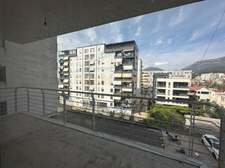 Shitet Buze Rruge 2+1, Kinostudio 179.000€