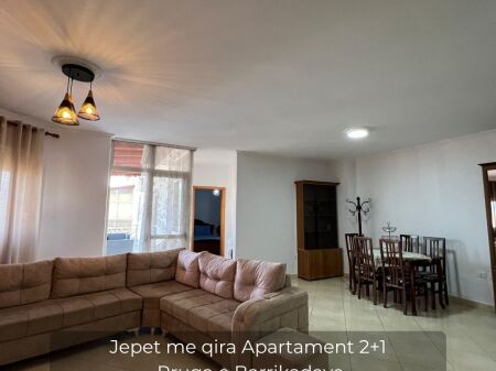 Affittasi appartamento 2+1 in Via Barricade