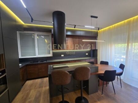 ME QERA APARTAMENT LUKSOZ 2+1+2+ POST PARKIMI