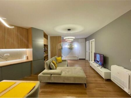 Apartament per qira 2+1+2 tek Rruga e Barrikadave