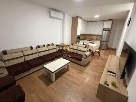 Qira, Hyrje Private 2+1+Post Parkimi, Shkoze, 45.000 Leke/Muaj