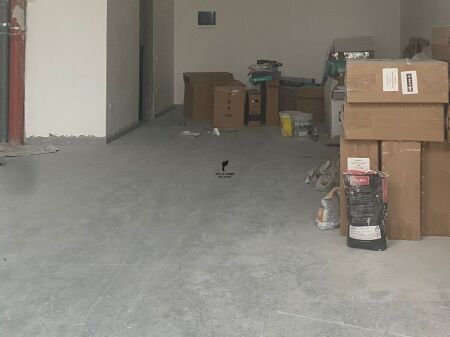 SHOP FOR RENT 80 M2 LAPRAKE 180,000 LEKE FH-69190