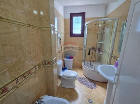 🌊 APARTAMENT 2+1 ME QIRA – LUNGOMARE, VLORË