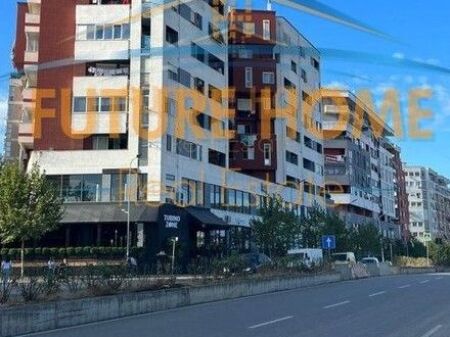 Qira, Ambient, Unaza e Re