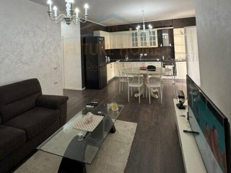 Qera, Apartament 2+1+2+ Post parkimi , Fresk