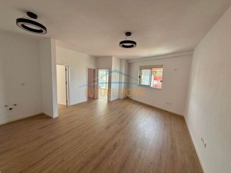 ☀️ 2+1 con ipoteca a Kodra e Diellit – Opportunità ideale per abitare! 🏡