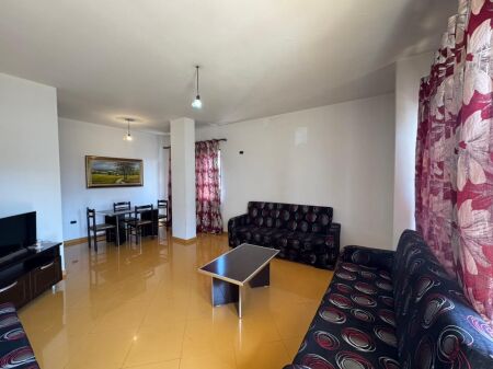 Appartamento 1+1 in Affitto – 21 Dhjetori ( Vicino all'ingegneria ) !