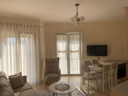 JEPET ME QERA APARTAMENT 2+1 NË QENDËR DURRES