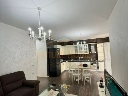 Qera, Apartament 2+1+2+ Post parkimi , Fresk
