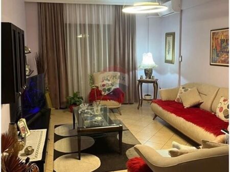 Apartament me qira 2+1+2 Rruga e Kavajës