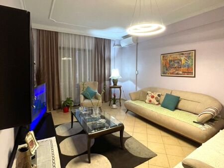 🏡 Vicino a Garden Building Appartamento 2+1+2 in Affitto