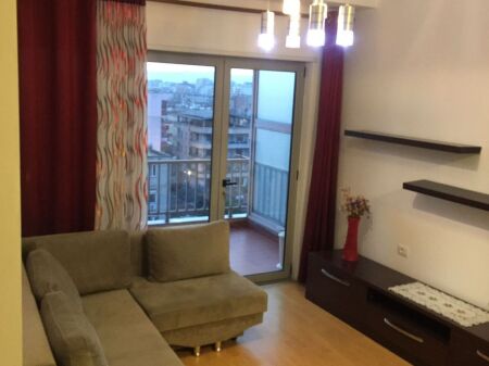 🏢Xhamllik,prane Supermarket Spar jepet me qera apartament 1+1,i mobiluar 60,000Leke