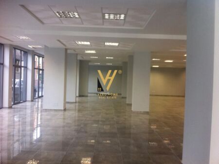 JEPET AMBIENT BIZNESI 415 M2 ME QIRA TEK SELVIA 480.000 LEKE