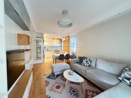 Rent, Apartment 3+1+2+ 2 Parking Spaces, Commune of Paris