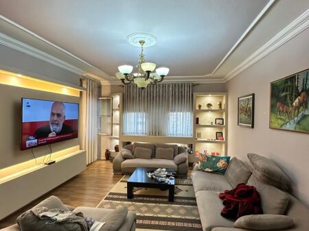 IN VENDITA 3+1+2 ASTIR BAR UNIVERSI 233.450€