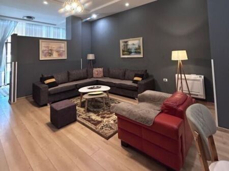 apartament me qira tek Liqeni i Thate