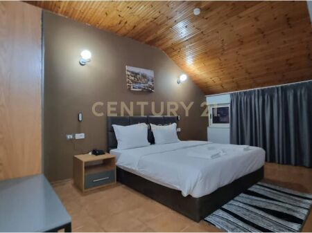 JEPET ME QIRA hotel me 15 dhoma në Kombinat, 5.000€!