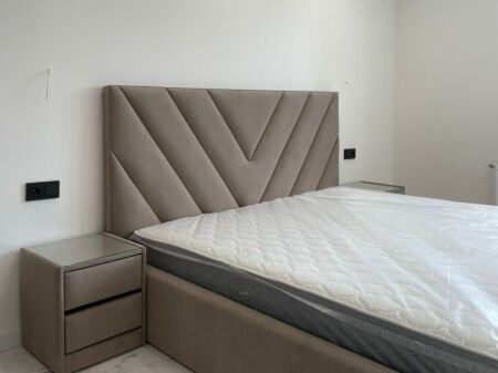 Tek spitalet mjeksia amerikan 2 jepet me qera 2+1 i mobiluar me reja i modidikuar ne 2+1 pallat i ri!