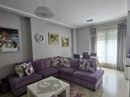 Affittasi 2+1 arredato - Tirana