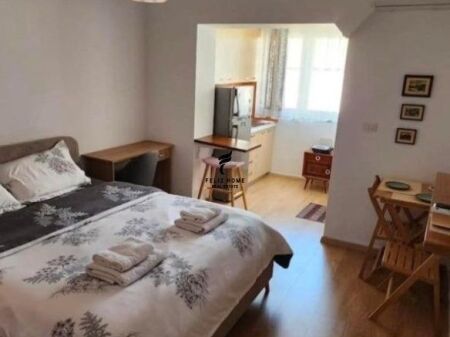 GARSONIERE ME QERA 25 M2 QENDER 40.000 LEKE FH-69188