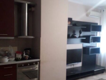 Affitto | Apartament 2 + 1 | Rruga Komuna e Parisit | 550 €/mese