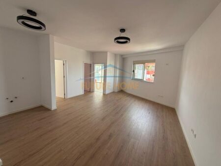 Shitet, Apartament 2+1,  Kodra e Diellit,Tiranë.