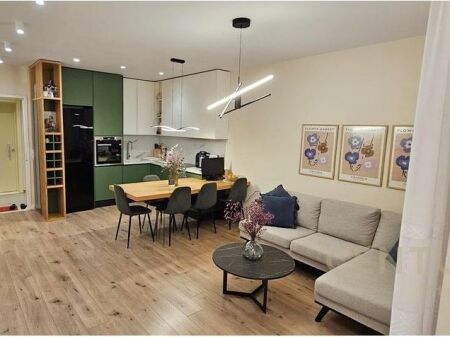 Appartamento 2+1 in affitto vicino alla Residenza Alba, al 21 Dhjetori
