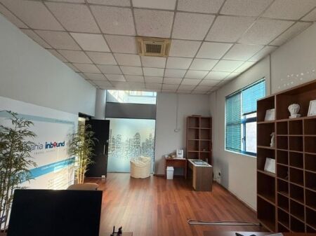 Zyrë Open Space per Qira