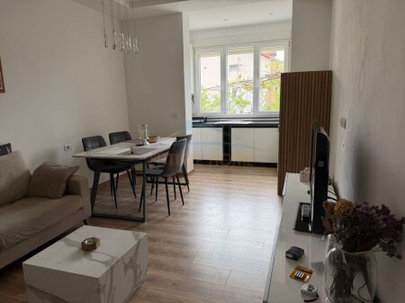 Qera, Apartament 2+1, Laprake