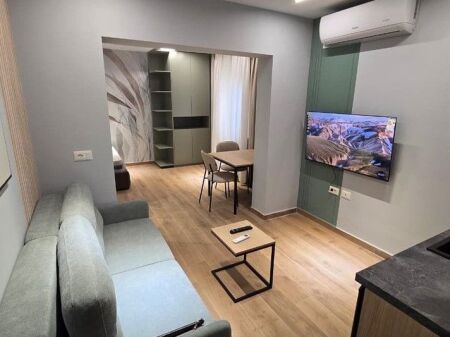 Shiten, 3-Garsoniere, Rruga Mine Peza, Tiranë.