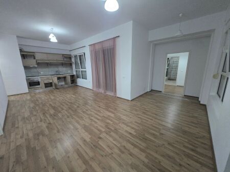 Jap me qera apartament 2+1  Te Kompleksi Mangalem 21 Ali Demi