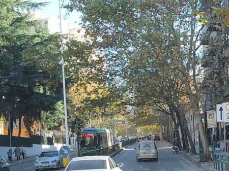 Ambient komercial per qira tek Harry Fultz