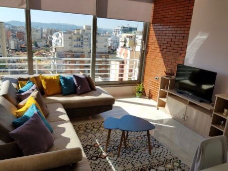 Jepet me qira 1+1 Rruga Myslym Shyri 600€