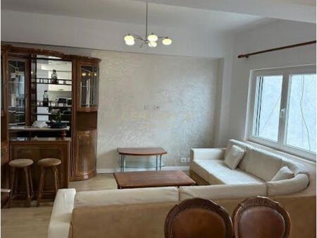 2+1 Per shitje prane Markates