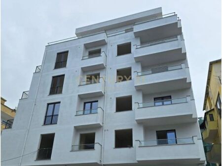 SHITET APARTAMENT 1+1 NE GOLEM, NDERTIM I RI!