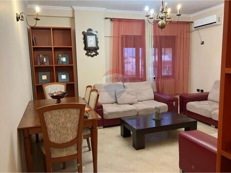 Apartament - Për Qira - Kodra e Diellit 1, Tiranë