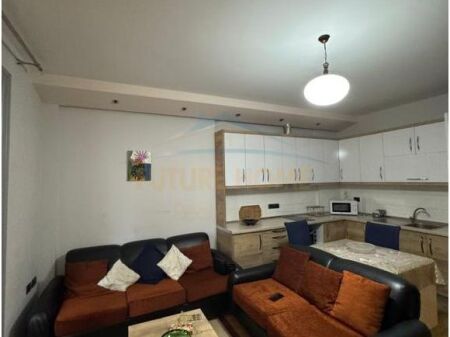 Qera,Apartament Fresk