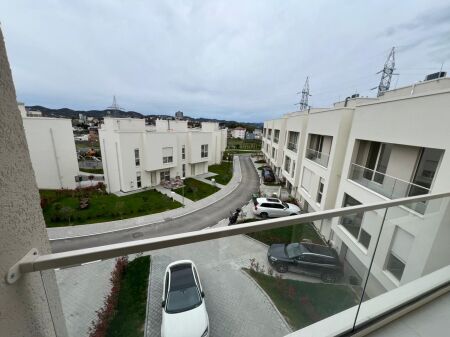 Vile moderne me qera , Residenca Aba