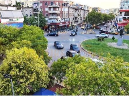 Shitet, Ambient Biznesi, Diamond Palace, Ish-Bllok