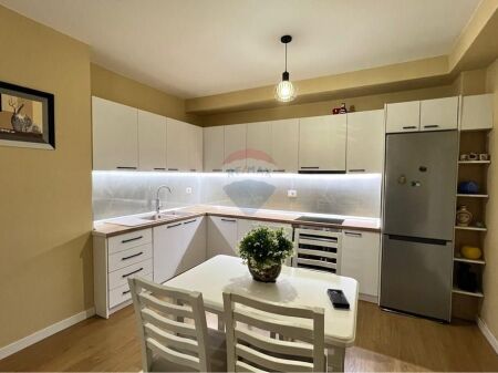 Apartament 1+1 per qira tek Blloku i Vilave, Selite