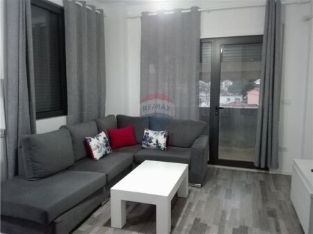 Apartament 2+1- Për Qira - Rruga Ali Demi, Tiranë