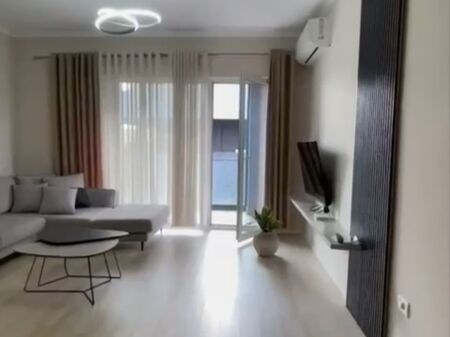 Qera | Apartament 1 + 1 | Emerald Center-Rruga 5 Maji | 600 €/muaj