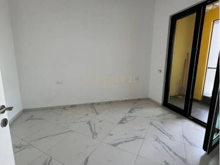 Jepet 1+1 per zyra Square 21!