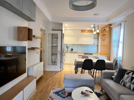 Jepet me qera 3+1+2 tek Komuna e Parisit