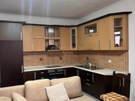 Appartamento 2+1 In Affitto a Yzberish, Tirana - 450€ | 100 m²