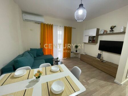 JEPET ME QIRA PARTAMENT 30 METRA NGA DETI PRAN ADRIATIK HOTEL , PLAZH DURRES .