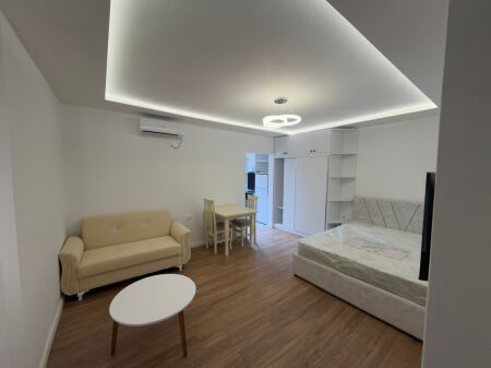 Shitet garsoniere prane ish-restorant Durresit