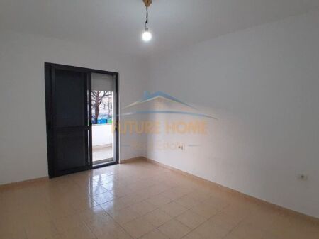 Shitet, Apartament 2+1, Brryli, Tiranë