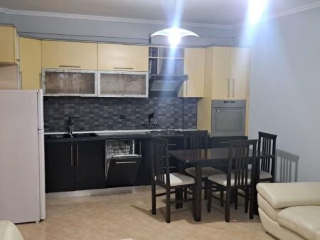 APPARTAMENTO IN AFFITTO 1+1 VIA CONGRESSO DI MANASTIR 42.000 LEKE FH-69275